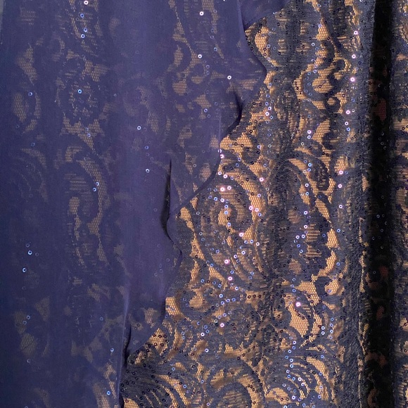 Only worn once! SLNY navy blue cocktail dress. - Picture 5 of 6